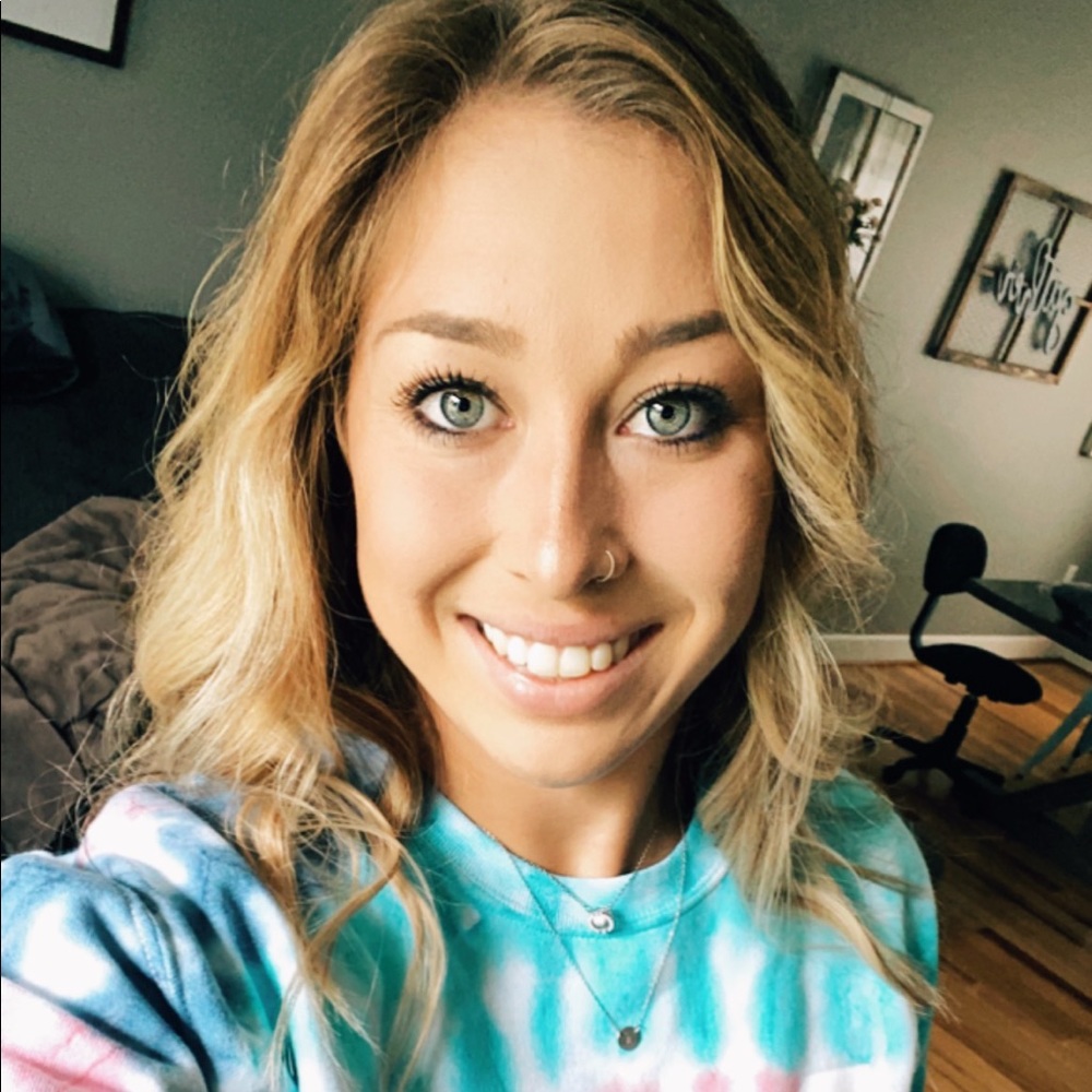 Meet your Posher, Katelyn